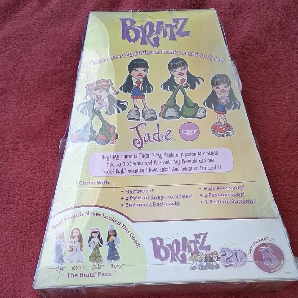 Jade Doll with Fashion Accessories - Picture 7 of 8
